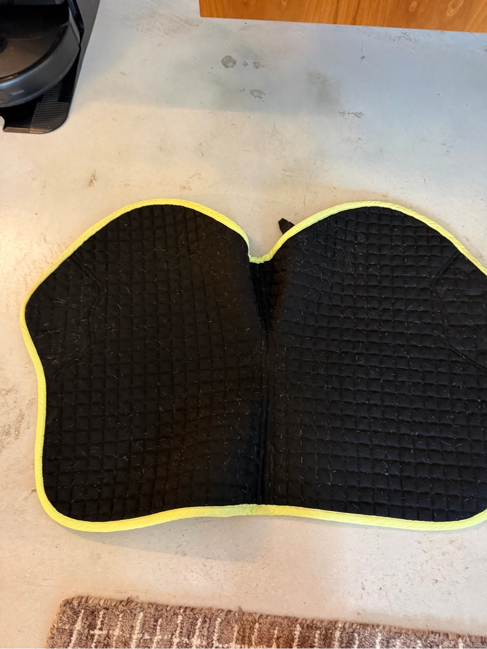 LeMieux Neon Yellow Quilted Saddle Pad - Bright Yellow Equestrian Pad - Picture 7 of 8